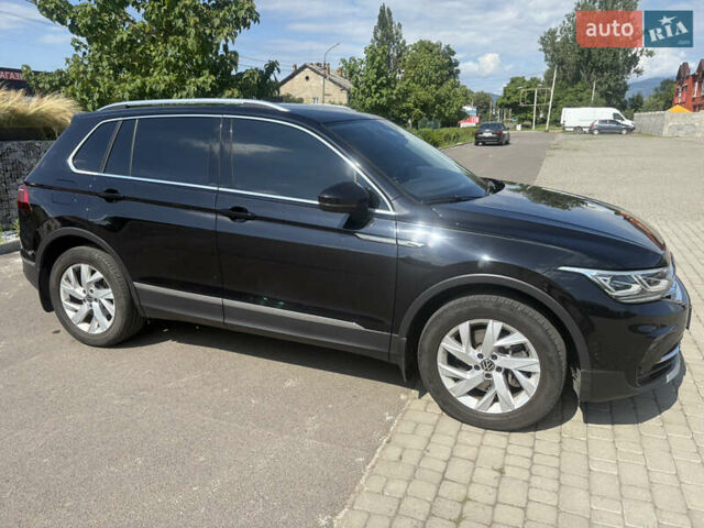 Черный Фольксваген Тигуан, объемом двигателя 2 л и пробегом 114 тыс. км за 34200 $, фото 1 на Automoto.ua