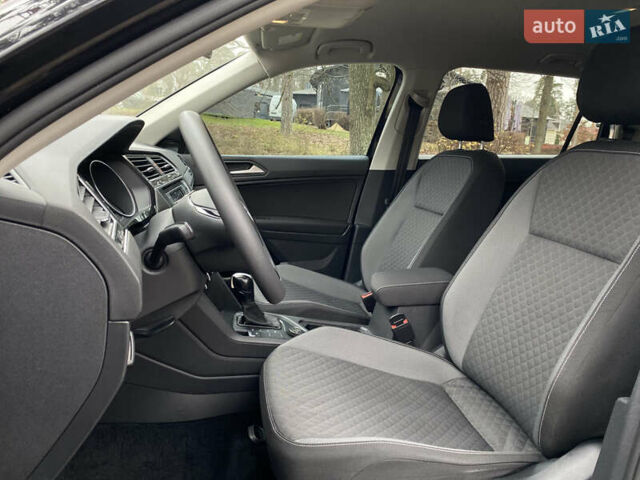 Чорний Фольксваген Тігуан, об'ємом двигуна 1.98 л та пробігом 44 тис. км за 18200 $, фото 17 на Automoto.ua