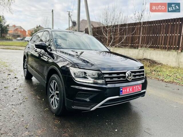 Черный Фольксваген Тигуан, объемом двигателя 2 л и пробегом 40 тыс. км за 17999 $, фото 5 на Automoto.ua