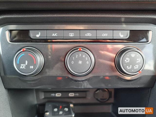 Чорний Фольксваген Тігуан, об'ємом двигуна 2 л та пробігом 25 тис. км за 28400 $, фото 10 на Automoto.ua