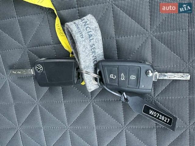 Черный Фольксваген Тигуан, объемом двигателя 2 л и пробегом 180 тыс. км за 29550 $, фото 106 на Automoto.ua