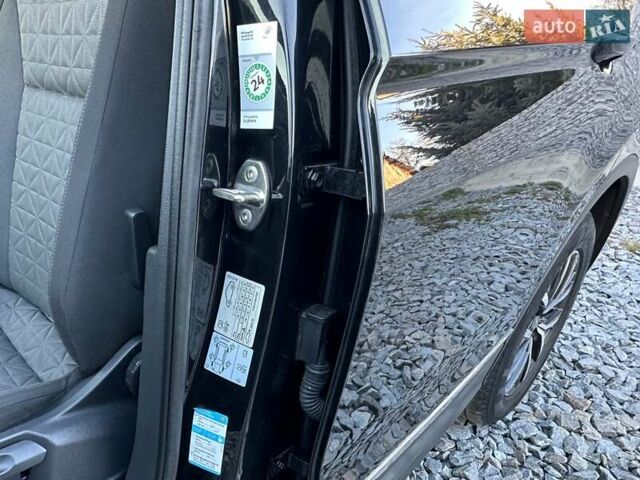 Черный Фольксваген Тигуан, объемом двигателя 2 л и пробегом 180 тыс. км за 29550 $, фото 47 на Automoto.ua