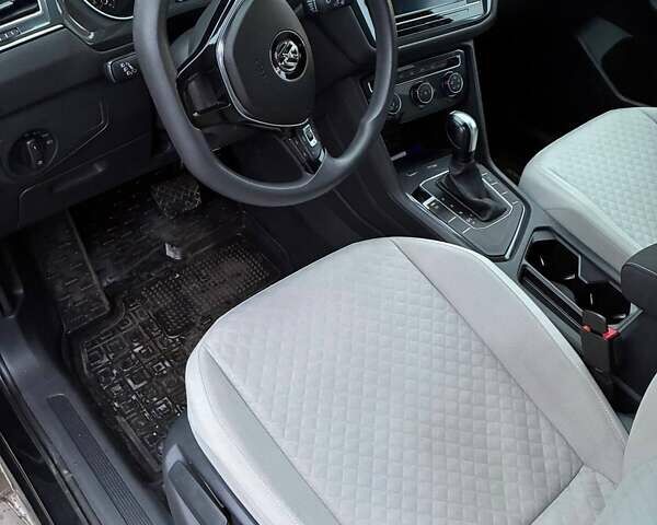 Черный Фольксваген Тигуан, объемом двигателя 1.98 л и пробегом 100 тыс. км за 19500 $, фото 16 на Automoto.ua