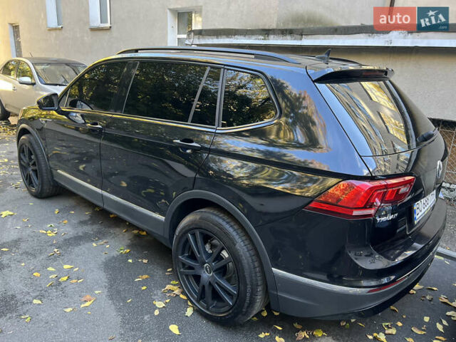 Чорний Фольксваген Тігуан, об'ємом двигуна 2 л та пробігом 56 тис. км за 23700 $, фото 16 на Automoto.ua