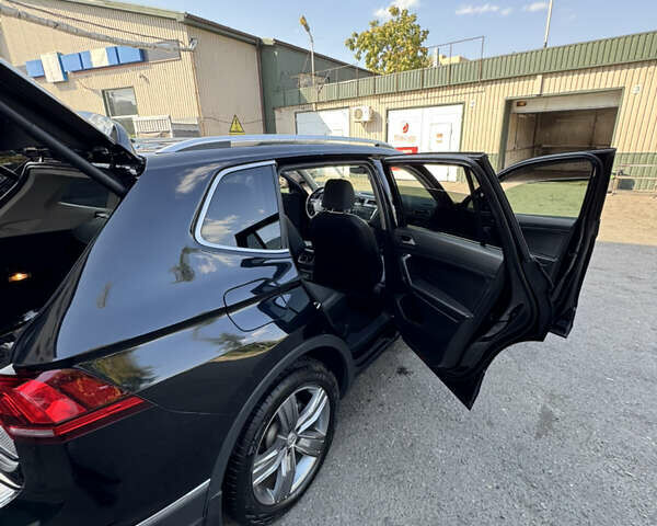 Черный Фольксваген Тигуан, объемом двигателя 1.98 л и пробегом 56 тыс. км за 28000 $, фото 21 на Automoto.ua