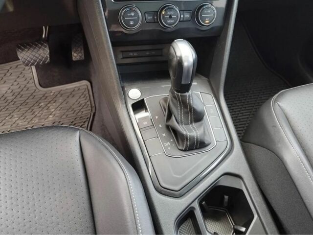 Черный Фольксваген Тигуан, объемом двигателя 2 л и пробегом 75 тыс. км за 11300 $, фото 13 на Automoto.ua