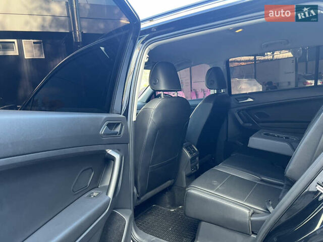 Чорний Фольксваген Тігуан, об'ємом двигуна 2 л та пробігом 56 тис. км за 23700 $, фото 18 на Automoto.ua