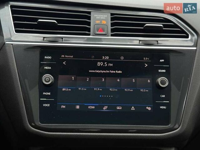 Черный Фольксваген Тигуан, объемом двигателя 1.98 л и пробегом 90 тыс. км за 21500 $, фото 42 на Automoto.ua