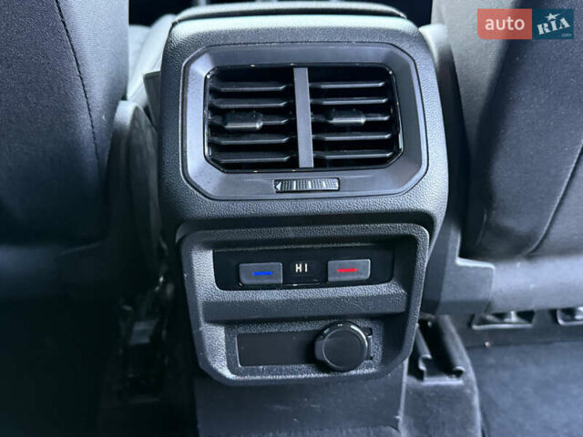 Черный Фольксваген Тигуан, объемом двигателя 2 л и пробегом 165 тыс. км за 29999 $, фото 41 на Automoto.ua