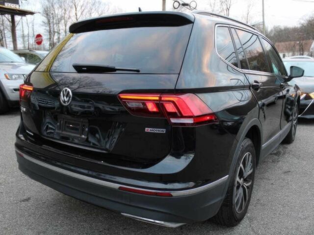 Черный Фольксваген Тигуан, объемом двигателя 2 л и пробегом 15 тыс. км за 17000 $, фото 7 на Automoto.ua