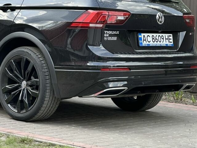 Черный Фольксваген Тигуан, объемом двигателя 2 л и пробегом 23 тыс. км за 37700 $, фото 2 на Automoto.ua