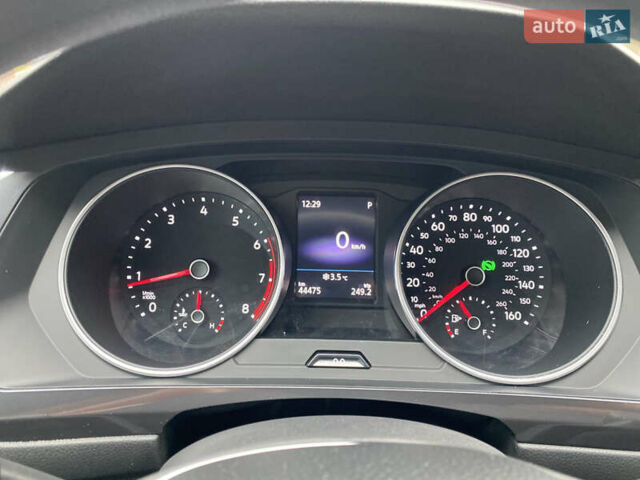 Чорний Фольксваген Тігуан, об'ємом двигуна 1.98 л та пробігом 44 тис. км за 18200 $, фото 23 на Automoto.ua