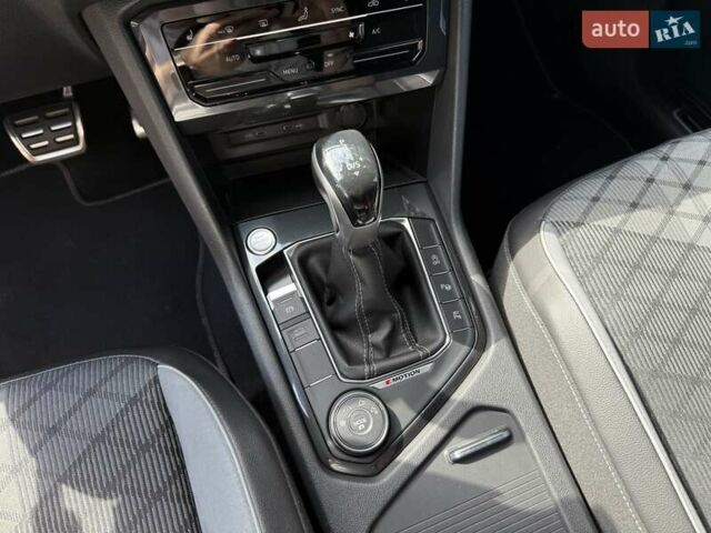 Черный Фольксваген Тигуан, объемом двигателя 1.98 л и пробегом 47 тыс. км за 38500 $, фото 18 на Automoto.ua