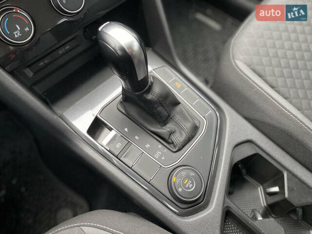 Чорний Фольксваген Тігуан, об'ємом двигуна 1.98 л та пробігом 44 тис. км за 18200 $, фото 25 на Automoto.ua