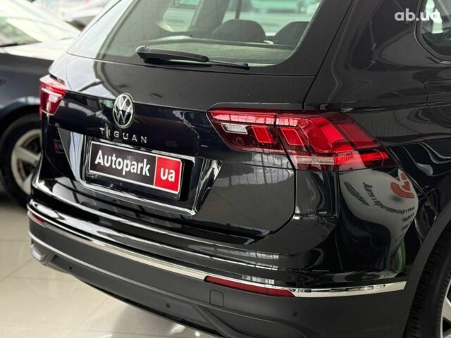 Чорний Фольксваген Тігуан, об'ємом двигуна 2 л та пробігом 56 тис. км за 33990 $, фото 8 на Automoto.ua