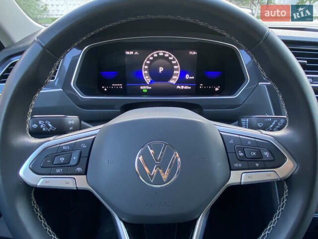 Чорний Фольксваген Тігуан, об'ємом двигуна 1.98 л та пробігом 62 тис. км за 22200 $, фото 16 на Automoto.ua
