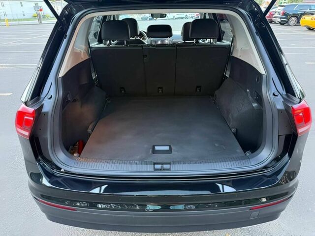 Черный Фольксваген Тигуан, объемом двигателя 2 л и пробегом 30 тыс. км за 14400 $, фото 13 на Automoto.ua