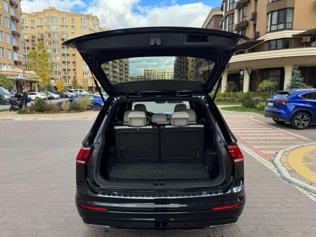 Чорний Фольксваген Тігуан, об'ємом двигуна 2 л та пробігом 123 тис. км за 22000 $, фото 20 на Automoto.ua