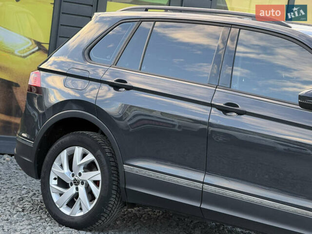 Черный Фольксваген Тигуан, объемом двигателя 2 л и пробегом 165 тыс. км за 29999 $, фото 17 на Automoto.ua