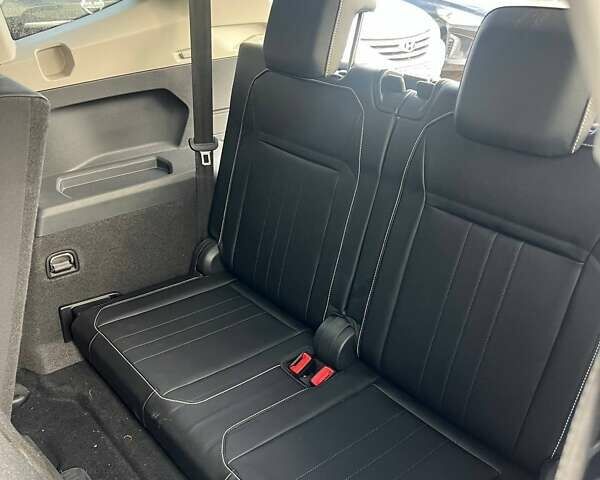 Черный Фольксваген Тигуан, объемом двигателя 2 л и пробегом 68 тыс. км за 24100 $, фото 10 на Automoto.ua