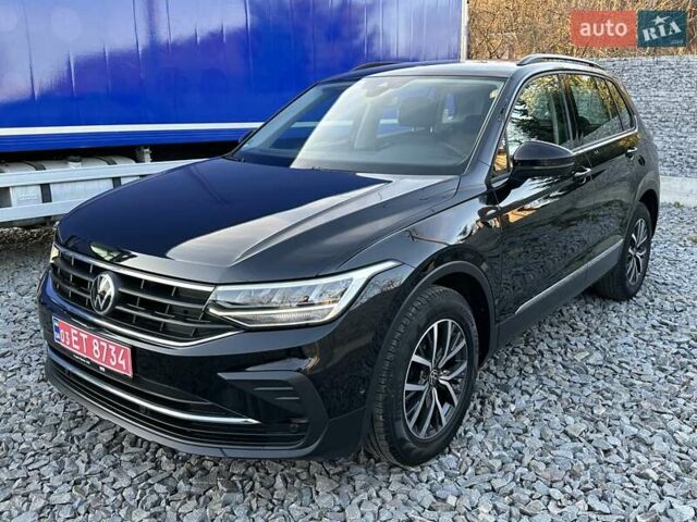 Черный Фольксваген Тигуан, объемом двигателя 2 л и пробегом 180 тыс. км за 29550 $, фото 2 на Automoto.ua