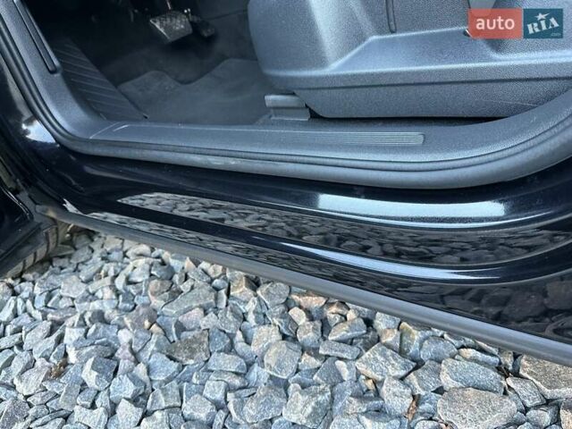 Черный Фольксваген Тигуан, объемом двигателя 2 л и пробегом 180 тыс. км за 29550 $, фото 45 на Automoto.ua