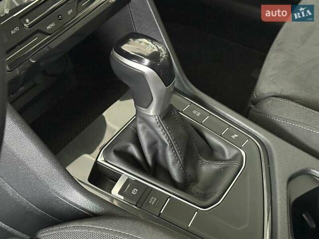 Черный Фольксваген Тигуан, объемом двигателя 2 л и пробегом 56 тыс. км за 33990 $, фото 12 на Automoto.ua