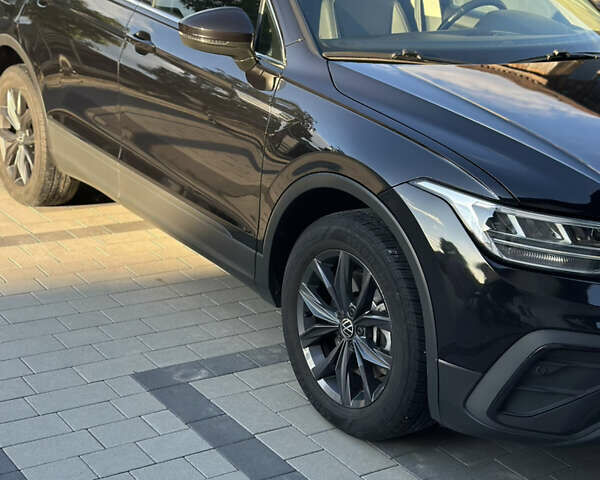 Черный Фольксваген Тигуан, объемом двигателя 1.98 л и пробегом 85 тыс. км за 25000 $, фото 1 на Automoto.ua