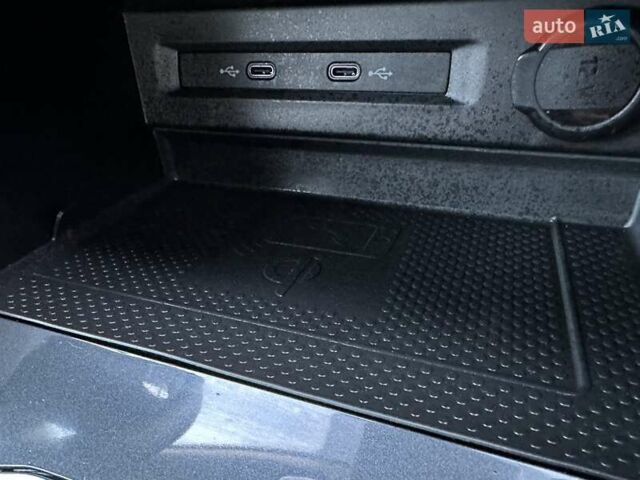 Черный Фольксваген Тигуан, объемом двигателя 2 л и пробегом 180 тыс. км за 29550 $, фото 102 на Automoto.ua