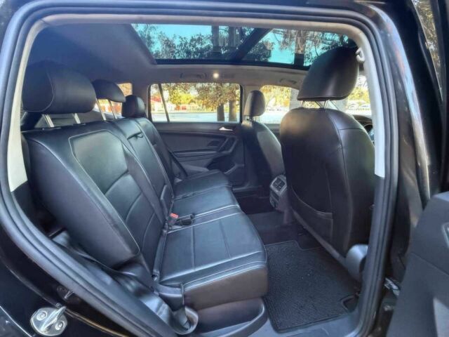 Чорний Фольксваген Тігуан, об'ємом двигуна 2 л та пробігом 26 тис. км за 12300 $, фото 11 на Automoto.ua