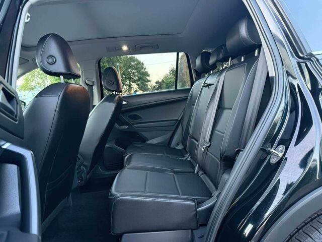 Черный Фольксваген Тигуан, объемом двигателя 2 л и пробегом 19 тыс. км за 5800 $, фото 13 на Automoto.ua