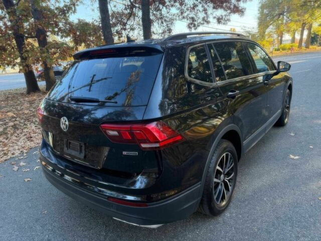 Чорний Фольксваген Тігуан, об'ємом двигуна 2 л та пробігом 26 тис. км за 12300 $, фото 6 на Automoto.ua