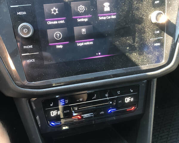 Черный Фольксваген Тигуан, объемом двигателя 1.98 л и пробегом 75 тыс. км за 34699 $, фото 21 на Automoto.ua