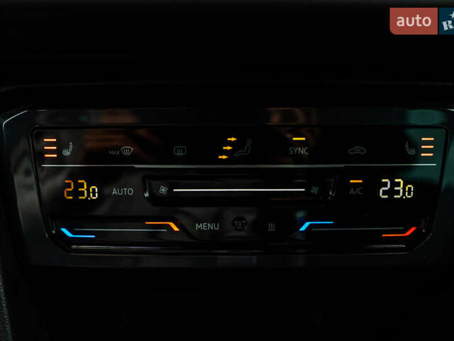 Чорний Фольксваген Тігуан, об'ємом двигуна 1.97 л та пробігом 186 тис. км за 33500 $, фото 75 на Automoto.ua