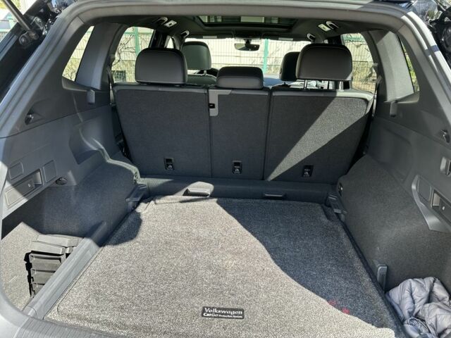 Черный Фольксваген Тигуан, объемом двигателя 2 л и пробегом 23 тыс. км за 37700 $, фото 9 на Automoto.ua