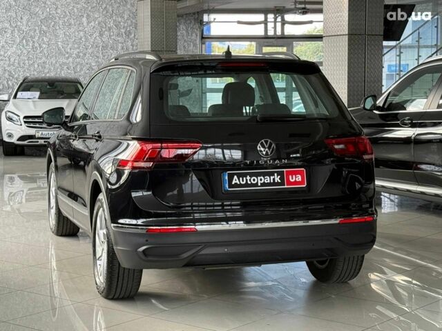 Чорний Фольксваген Тігуан, об'ємом двигуна 2 л та пробігом 56 тис. км за 33990 $, фото 5 на Automoto.ua