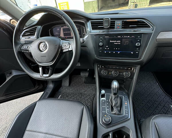 Черный Фольксваген Тигуан, объемом двигателя 1.98 л и пробегом 56 тыс. км за 28000 $, фото 11 на Automoto.ua