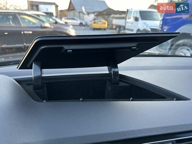 Черный Фольксваген Тигуан, объемом двигателя 2 л и пробегом 180 тыс. км за 29550 $, фото 74 на Automoto.ua