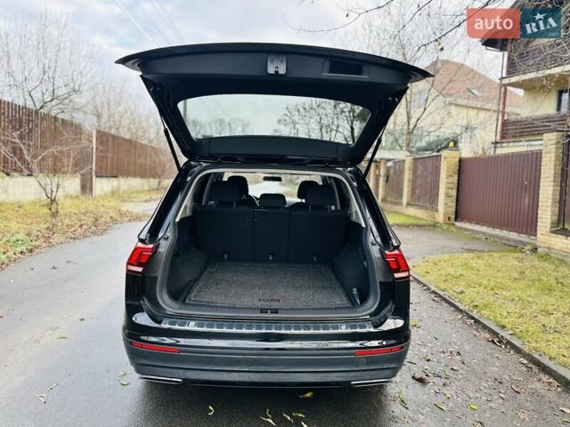 Черный Фольксваген Тигуан, объемом двигателя 2 л и пробегом 40 тыс. км за 17999 $, фото 15 на Automoto.ua