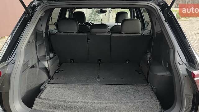 Чорний Фольксваген Тігуан, об'ємом двигуна 2 л та пробігом 123 тис. км за 22500 $, фото 16 на Automoto.ua