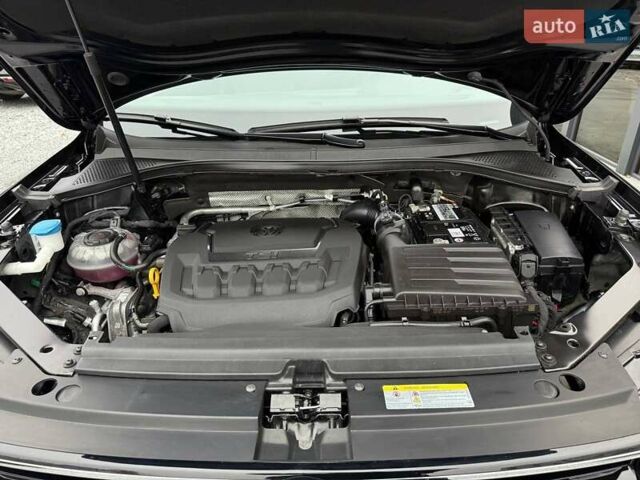 Черный Фольксваген Тигуан, объемом двигателя 1.98 л и пробегом 90 тыс. км за 21500 $, фото 77 на Automoto.ua