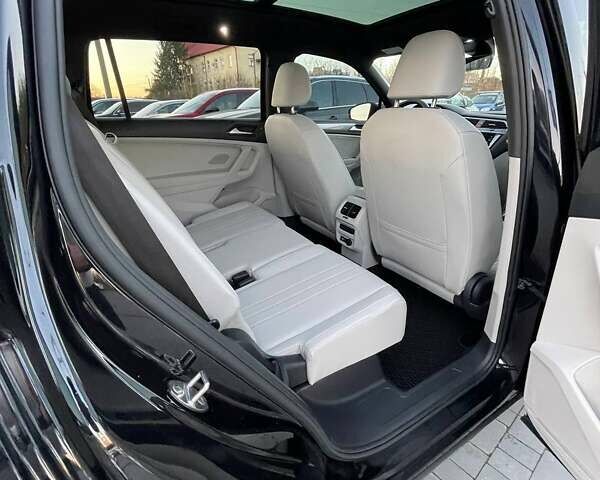 Черный Фольксваген Тигуан, объемом двигателя 2 л и пробегом 49 тыс. км за 25500 $, фото 29 на Automoto.ua