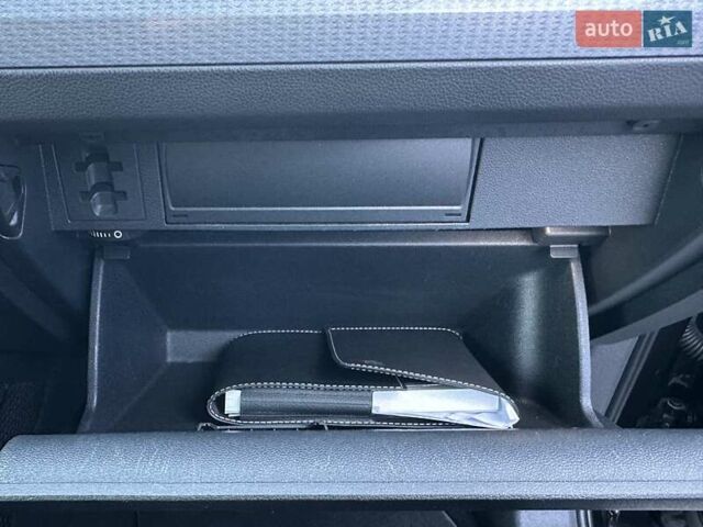 Черный Фольксваген Тигуан, объемом двигателя 2 л и пробегом 180 тыс. км за 29550 $, фото 103 на Automoto.ua