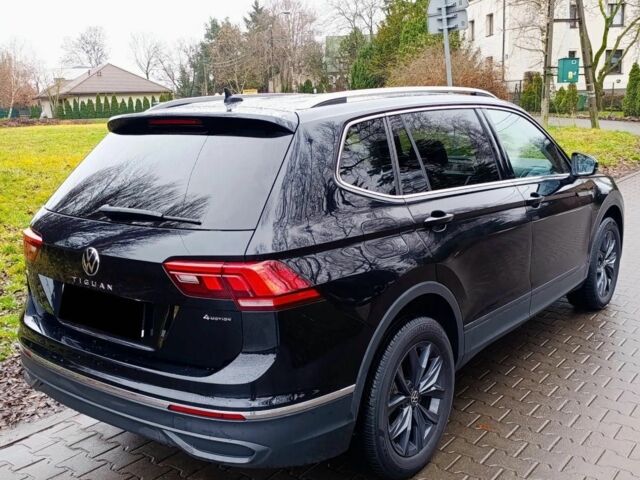 Черный Фольксваген Тигуан, объемом двигателя 0 л и пробегом 66 тыс. км за 13999 $, фото 5 на Automoto.ua