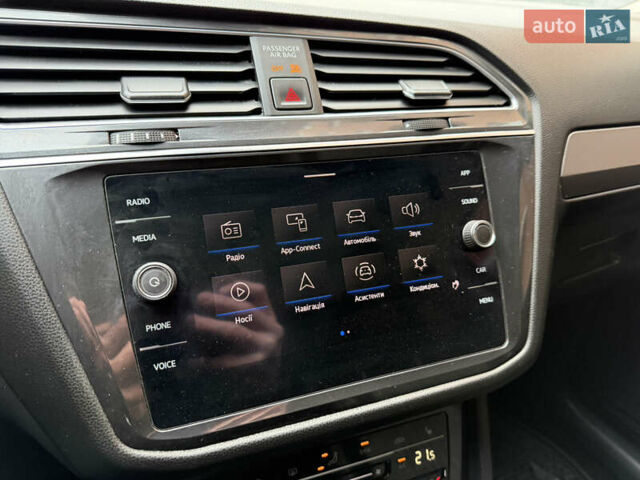 Чорний Фольксваген Тігуан, об'ємом двигуна 1.98 л та пробігом 144 тис. км за 22300 $, фото 16 на Automoto.ua