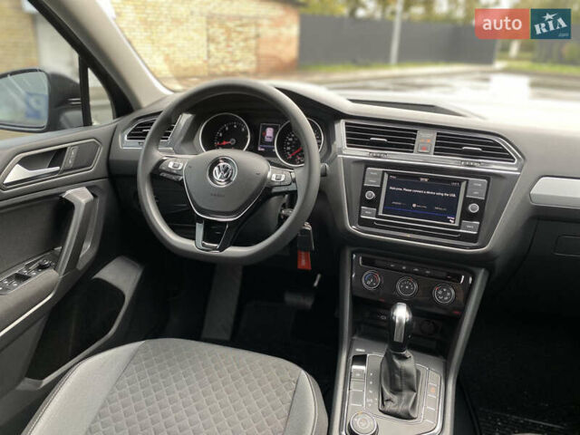 Чорний Фольксваген Тігуан, об'ємом двигуна 1.98 л та пробігом 44 тис. км за 19750 $, фото 26 на Automoto.ua