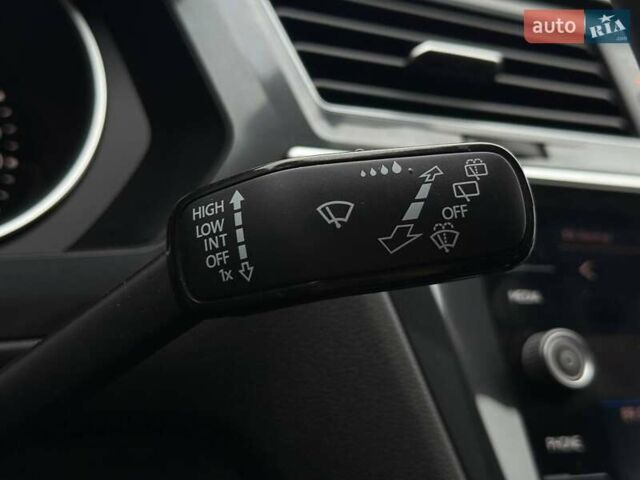 Черный Фольксваген Тигуан, объемом двигателя 1.98 л и пробегом 90 тыс. км за 21500 $, фото 41 на Automoto.ua