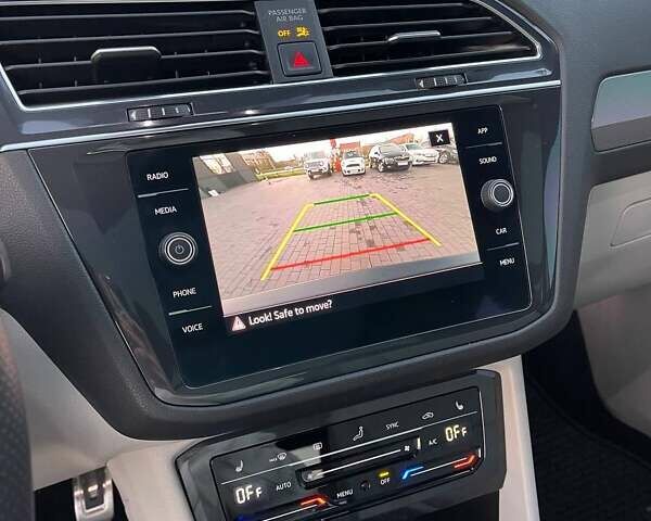 Черный Фольксваген Тигуан, объемом двигателя 2 л и пробегом 49 тыс. км за 25500 $, фото 23 на Automoto.ua