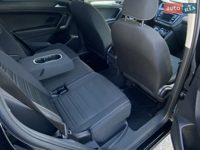 Чорний Фольксваген Тігуан, об'ємом двигуна 1.98 л та пробігом 62 тис. км за 22200 $, фото 13 на Automoto.ua