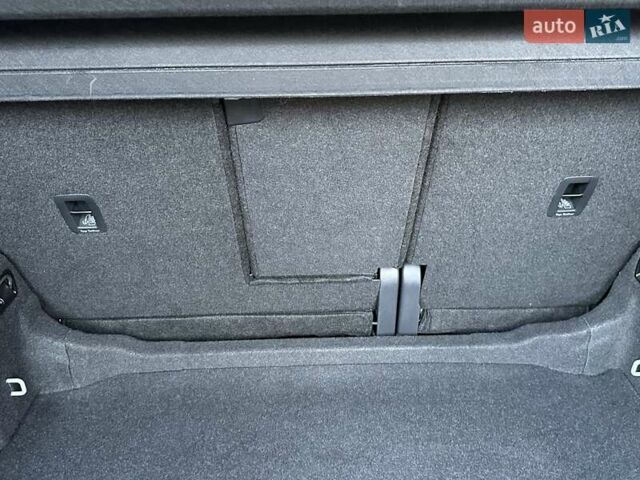 Черный Фольксваген Тигуан, объемом двигателя 2 л и пробегом 180 тыс. км за 29550 $, фото 113 на Automoto.ua